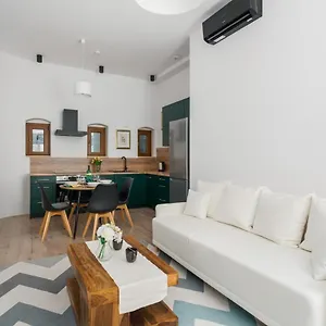 Kamienica Chełmońskiego 10 Przy Mtp By Renters Apartament