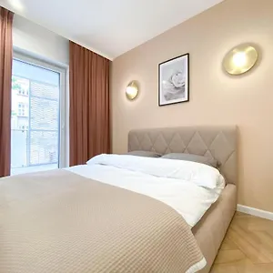 Family Zwierzyniecka Apartament