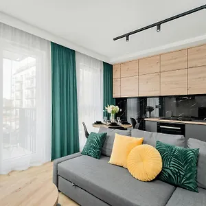 Esencja With Free Parking Garbary 104 By Renters Apartament